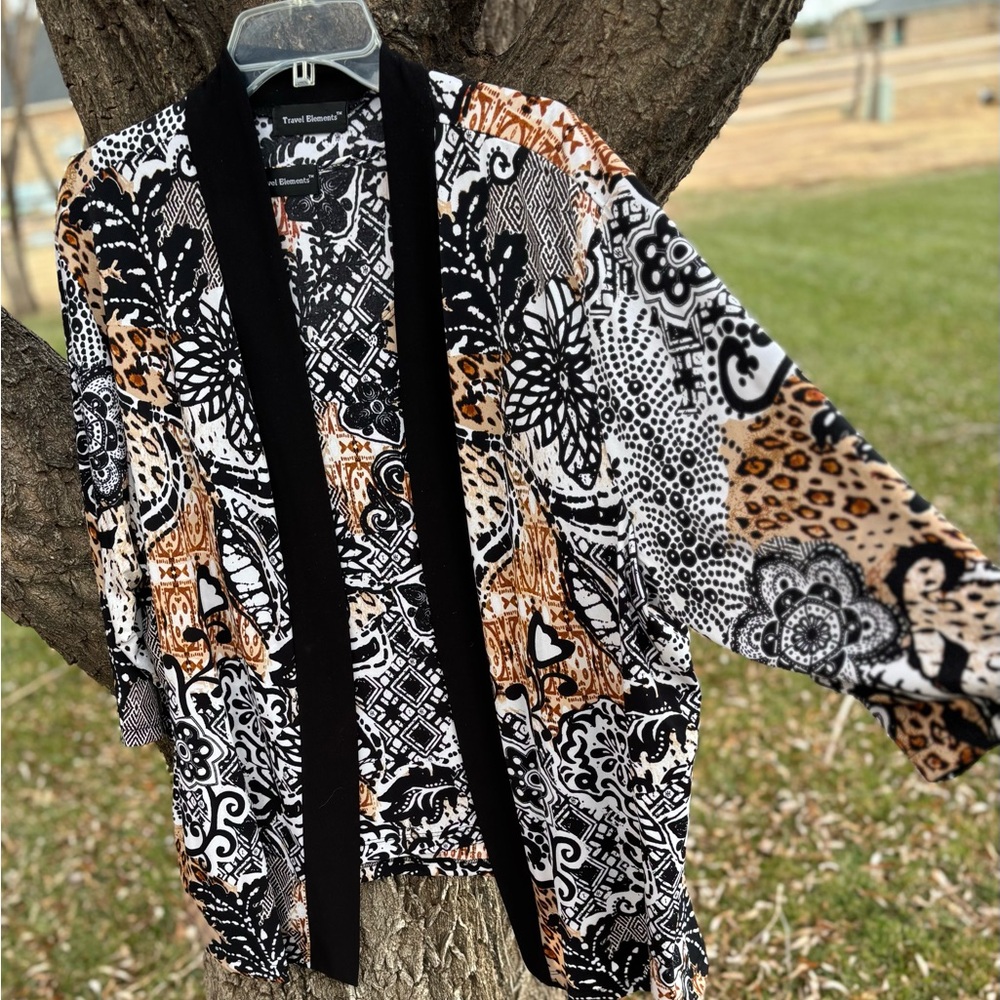 126. Travel Elements Patterned Tunic Set With Ani… - image 1